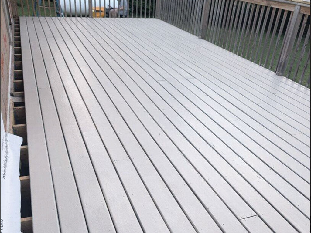 Wood deck coated with SEMCO Liquid Membrane